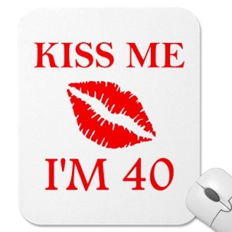 Yo no soy gente, Historias reales, mundo surrealista, en brazos de la mujer madura, mejor ahora que nunca, ahora viene lo mejor, tener 40 es lo más.